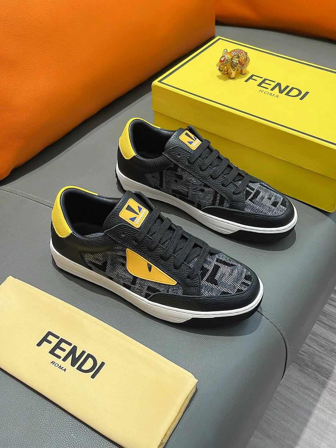 Men's shoes FENDI "Fendi" P400 Regular size: 38-44 (casual shoes) Product materials: Selected cowhide upper, soft sheepskin lining; original outsole.